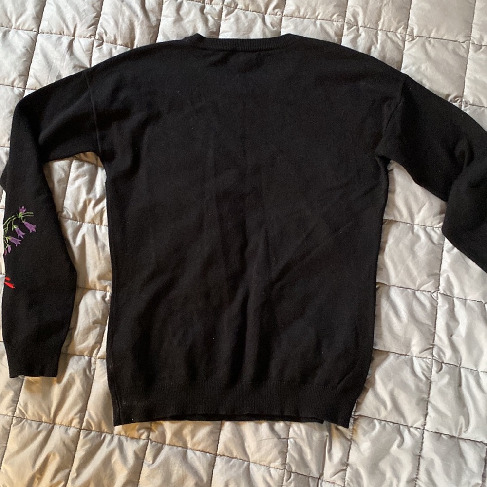 Embroidered sweater - Picture 6 of 6